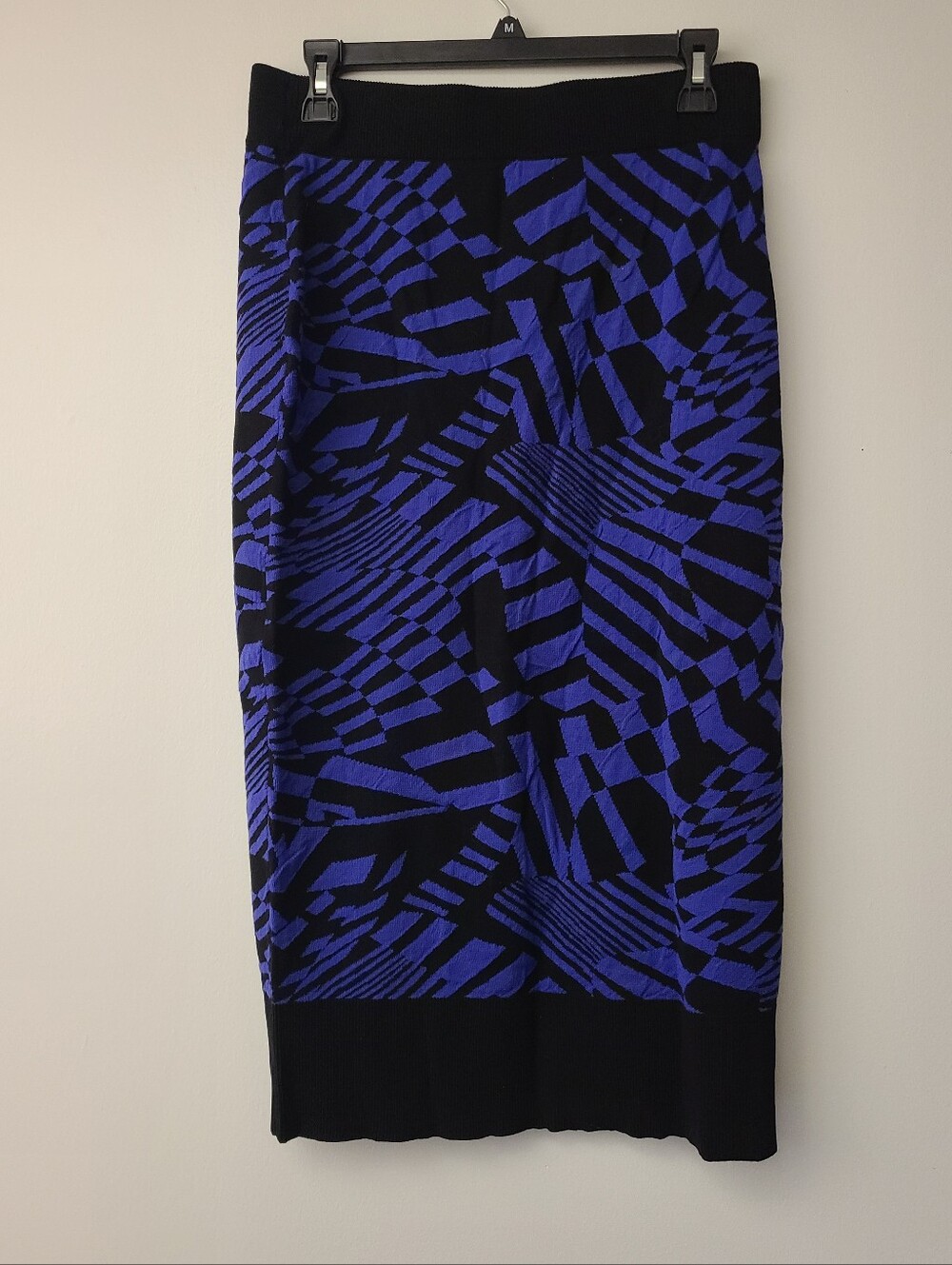 YAS Blue and Black Geometric Knit Midi Skirt Womens Size Medium